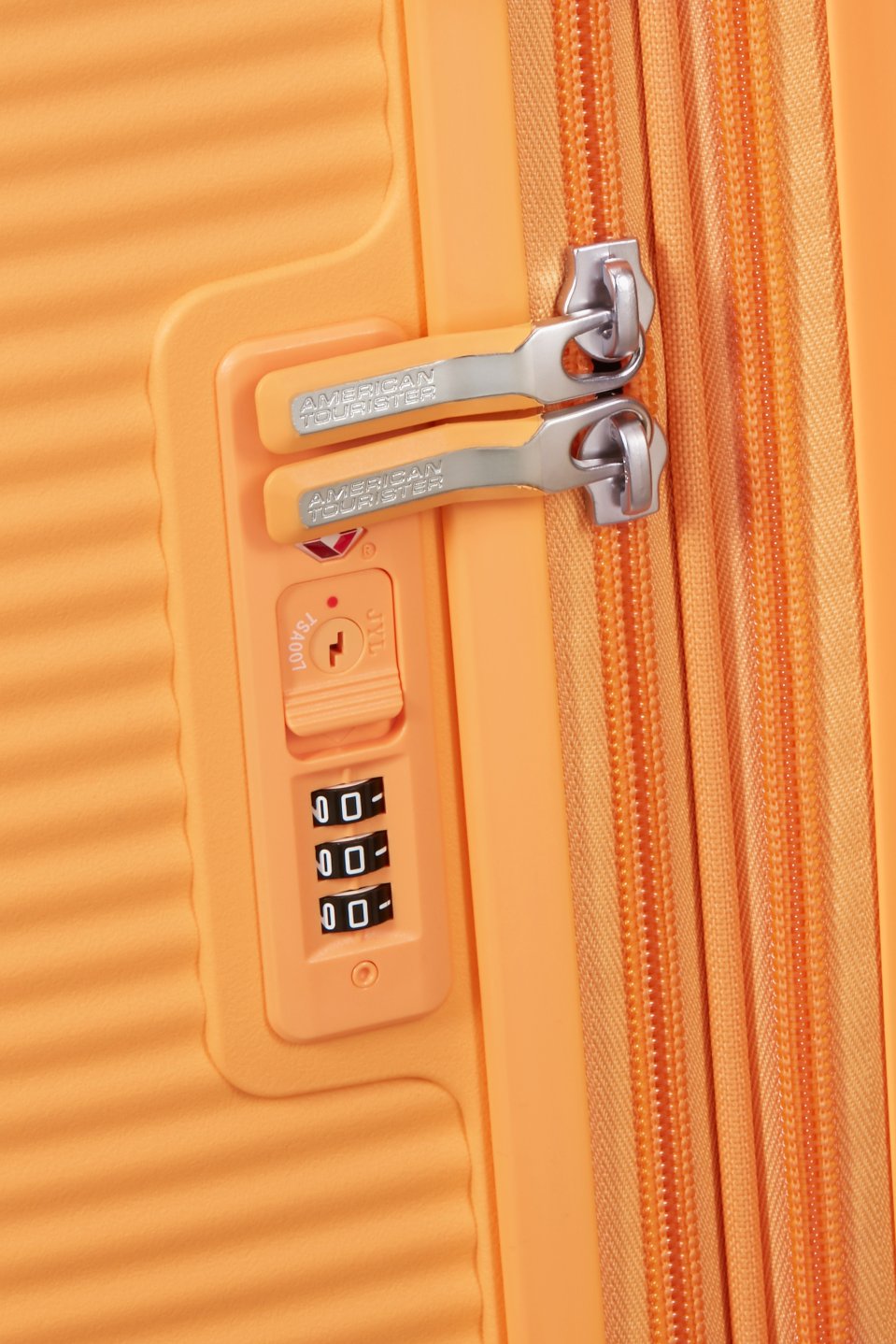 AMERICAN TOURISTER Soundbox Trolley M