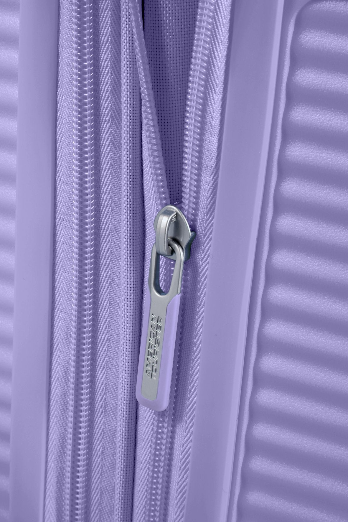 AMERICAN TOURISTER Soundbox Trolley M