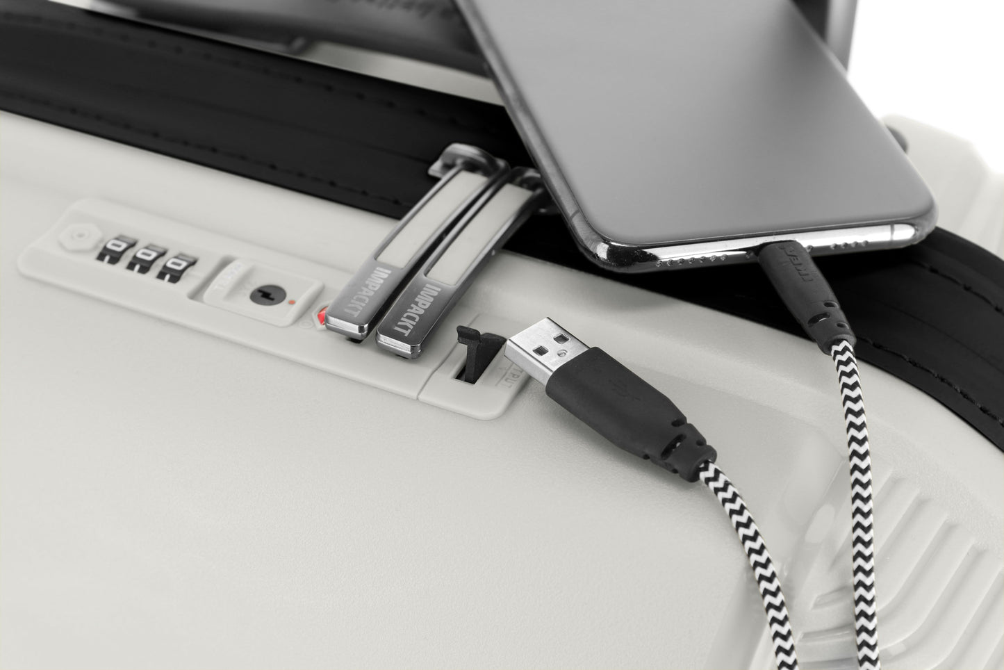 IMPACKT - IP1 Trolley S mit USB Port