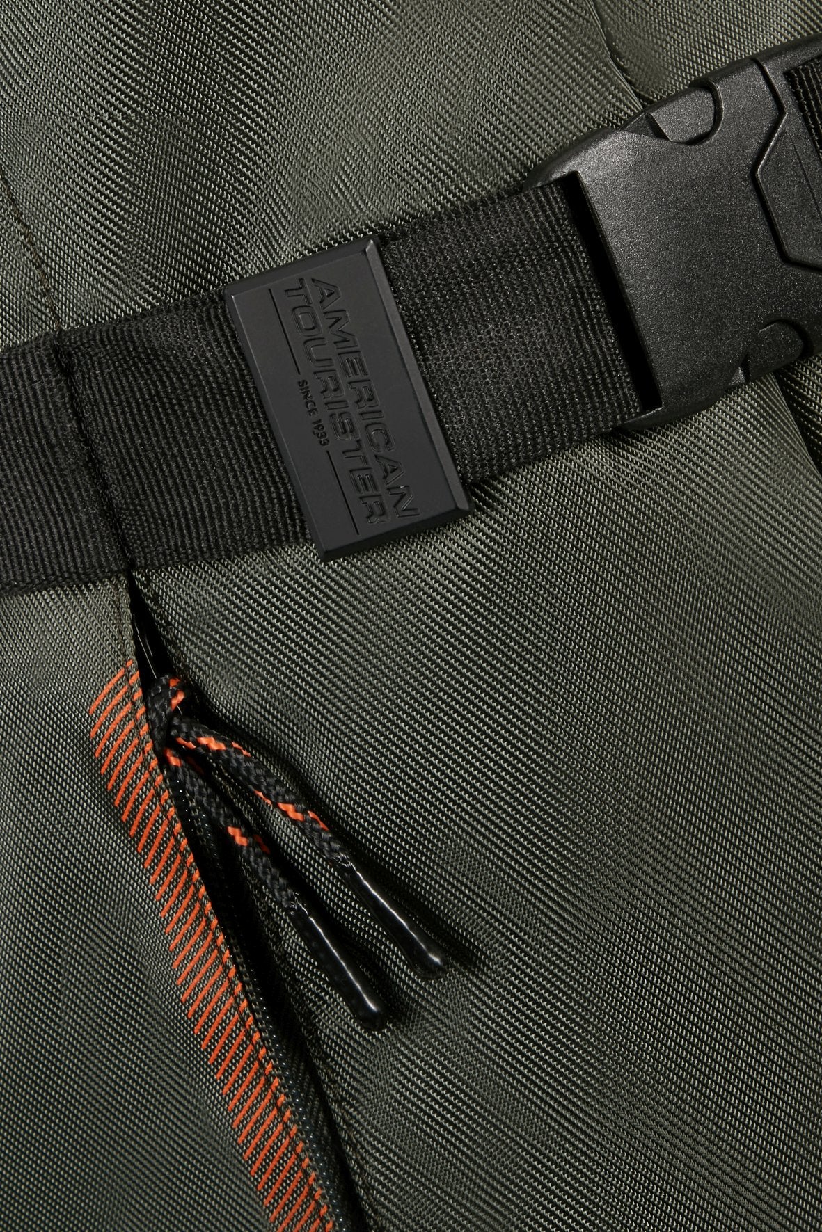 AMERICAN TOURISTER  URBAN TRACK DUFFLE/WH L