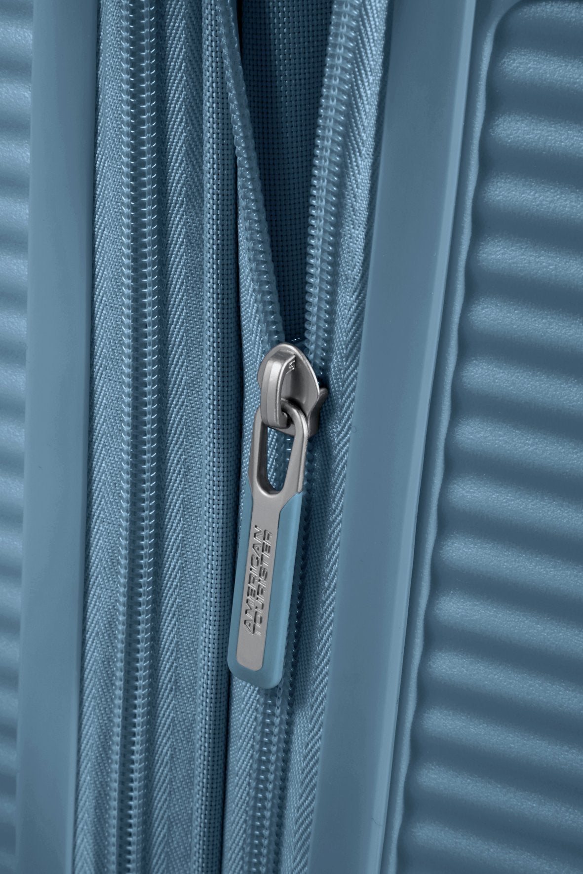 AMERICAN TOURISTER Soundbox Trolley L