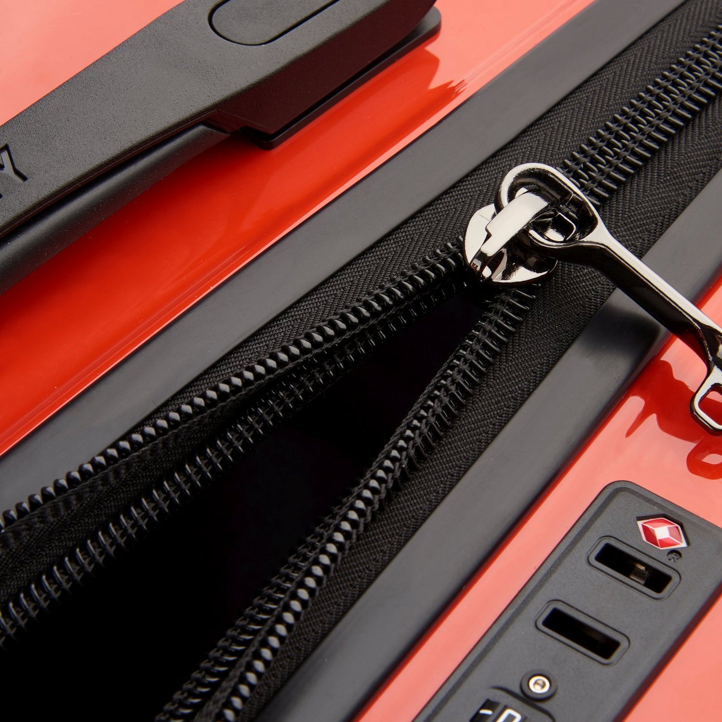 DELSEY PARIS - Shadow 5.0 – 73 CM - 4 DOUBLE WHEELS TRUNK